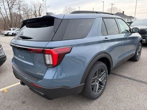 New 2026 Ford Explorer ST-Line image 3