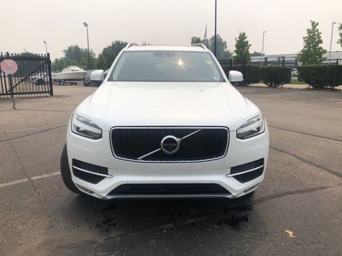 Used 2018 Volvo XC90 T5 Momentum w/ Convenience Package FWD image 2