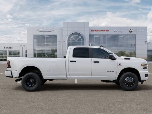 New 2026 RAM 3500 Big Horn AWD/4WD image 22