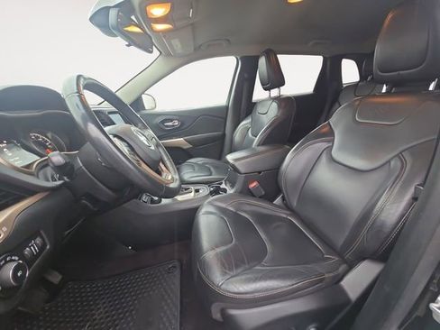 Used 2017 Jeep Cherokee Latitude w/ True North Edition image 9