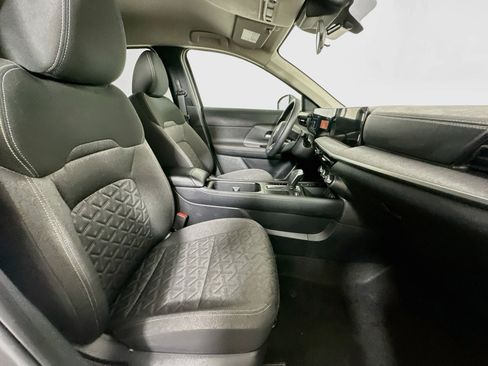 Used 2025 Nissan Kicks SV FWD image 29