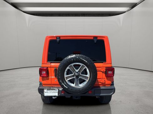 Used 2019 Jeep Wrangler Unlimited Sahara w/ LED Lighting Group AWD/4WD image 4