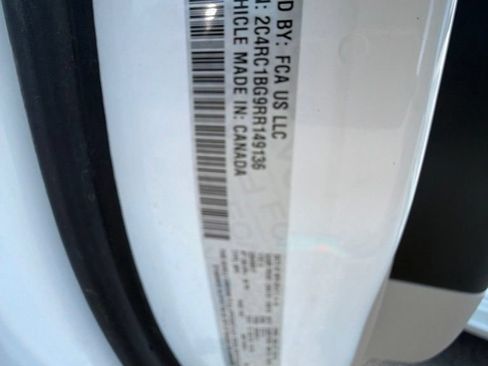 Used 2024 Chrysler Pacifica Touring-L FWD image 61