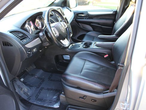 Used 2019 Dodge Grand Caravan GT image 7