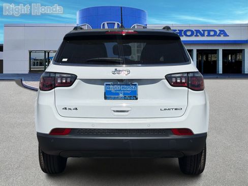 Used 2025 Jeep Compass Limited image 7