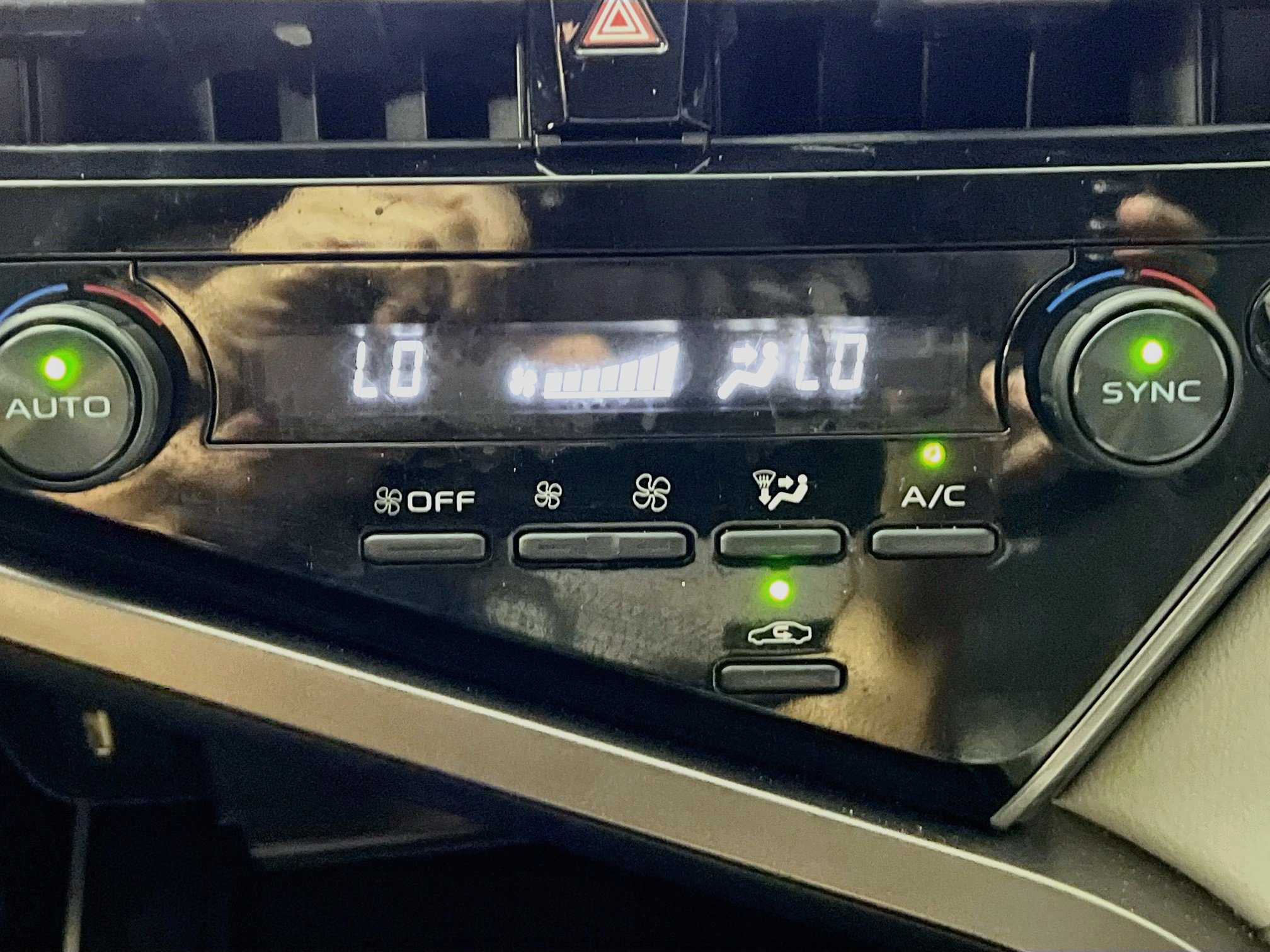 Used 2024 Toyota Camry SE FWD image 25