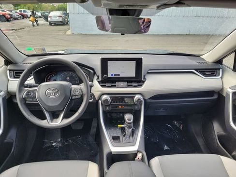 Used 2025 Toyota RAV4 XLE Premium image 25