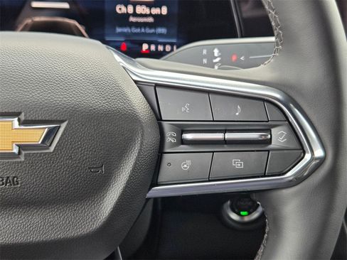 Used 2025 Chevrolet Suburban High Country image 24