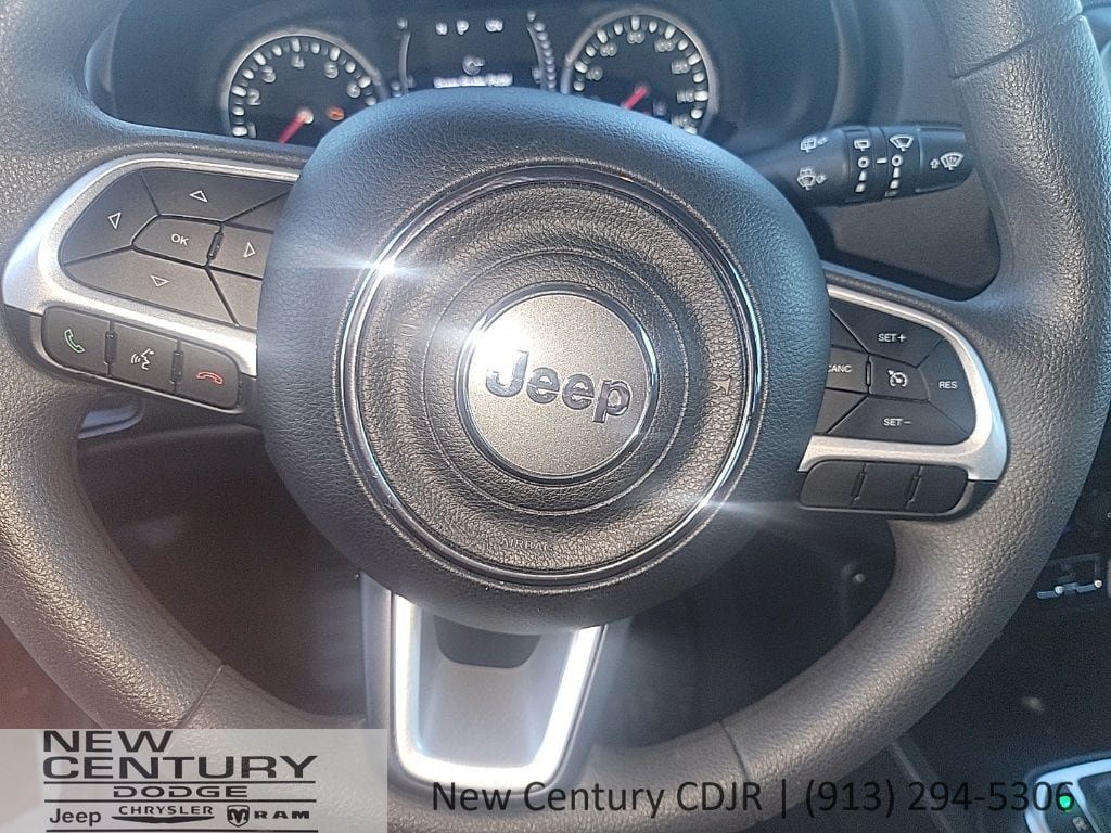 Used 2023 Jeep Renegade Latitude AWD/4WD image 8