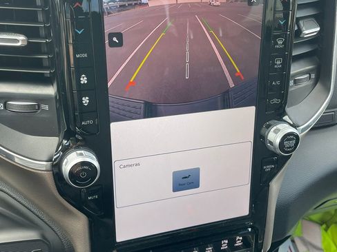 Used 2024 RAM 2500 Laramie image 21