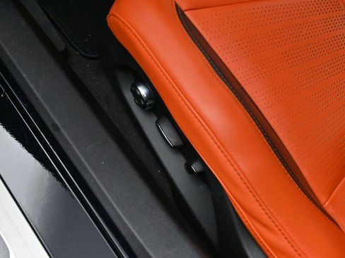 Used 2025 Chevrolet Corvette Stingray Premium Conv w/ Z51 Performance Package image 16