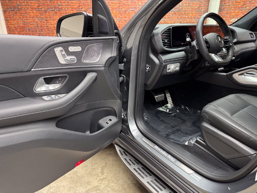 Certified 2025 Mercedes-Benz GLS 580 4MATIC image 9