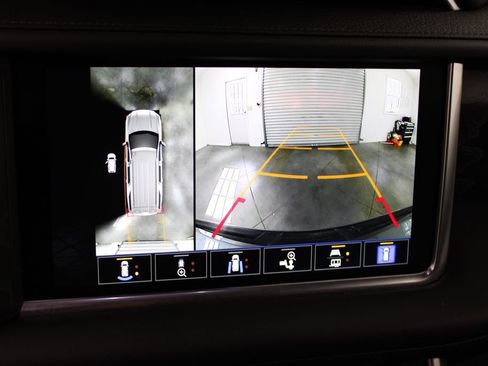 Used 2024 GMC Yukon XL Denali image 37