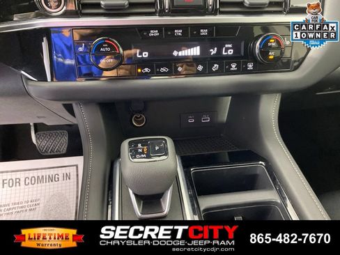 Used 2024 Nissan Pathfinder SV w/ SV Premium Package AWD/4WD image 19