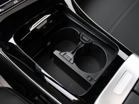 New 2025 Mercedes-Benz C 300 4MATIC Sedan image 27