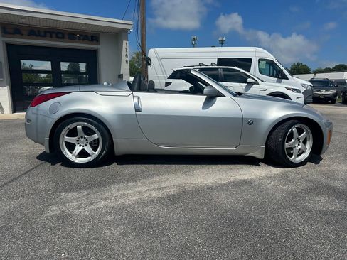 Used 2005 Nissan 350Z Touring image 3