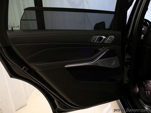 Used 2021 BMW X7 M50i w/ Executive Package image 34