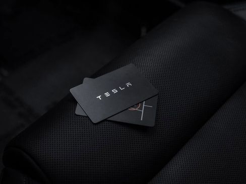 Used 2023 Tesla Model S image 64