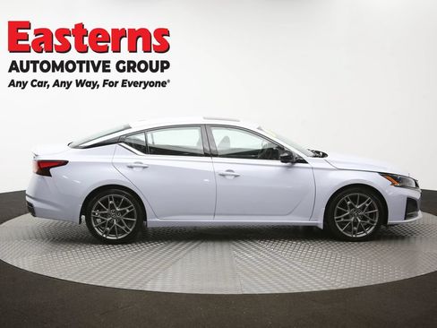 Used 2023 Nissan Altima 2.0 SR FWD image 46