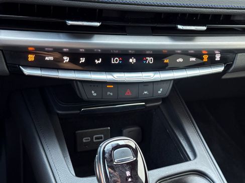Used 2025 Cadillac XT4 Sport AWD/4WD image 21