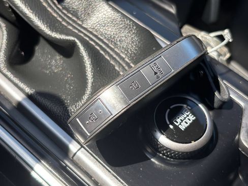 Used 2024 Kia Sorento S FWD image 25