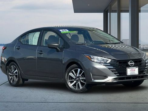 Used 2025 Nissan Versa SV FWD image 2