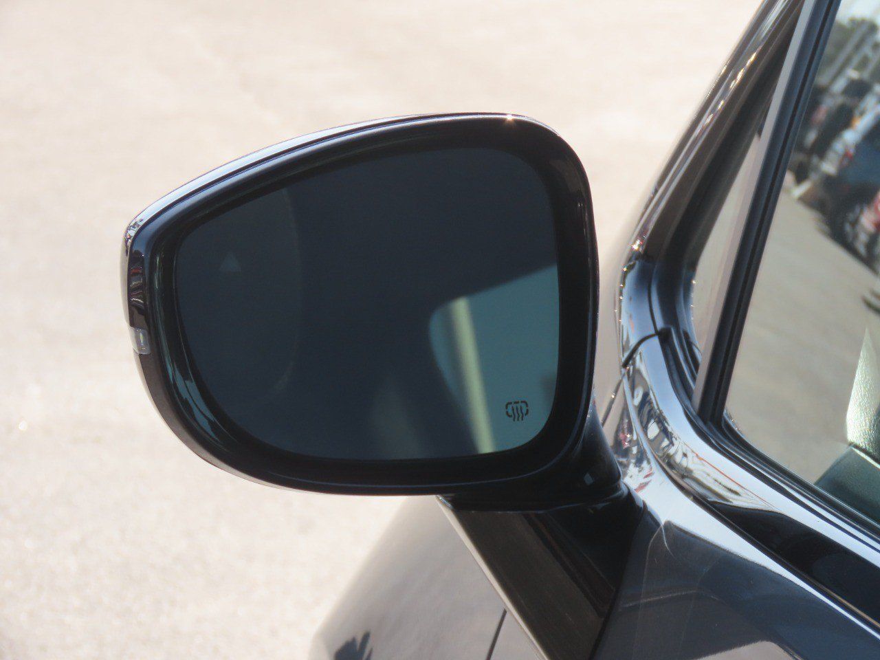 Used 2025 Chrysler Pacifica Limited FWD image 19