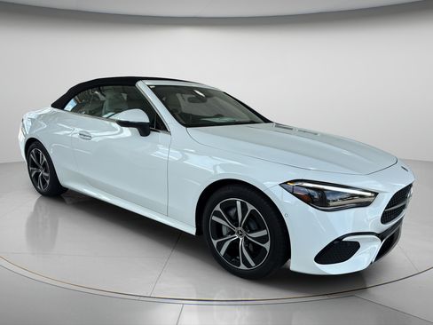 Certified 2026 Mercedes-Benz CLE 300 4MATIC Cabriolet image 9