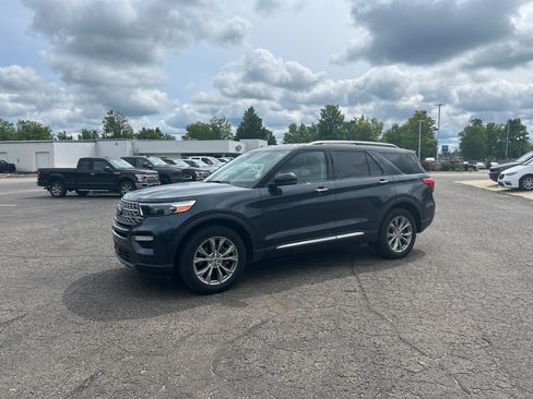 Used 2024 Ford Explorer Limited w/ Equipment Group 301A AWD/4WD image 7