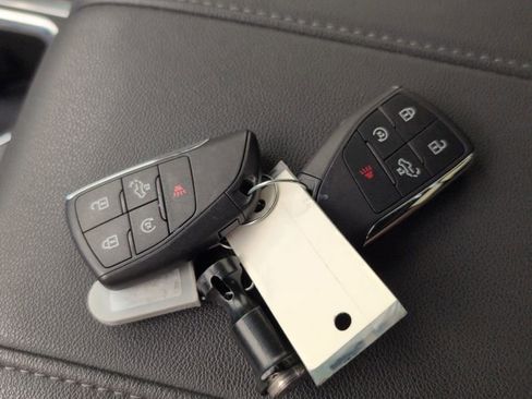 Used 2025 GMC Sierra 1500 Elevation w/ Preferred Package AWD/4WD image 47