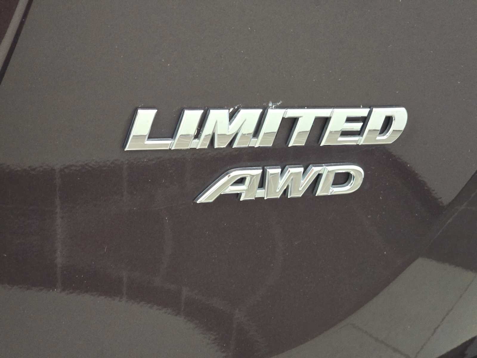 Used 2017 Toyota RAV4 Limited w/ Advanced Technology Package AWD/4WD image 7
