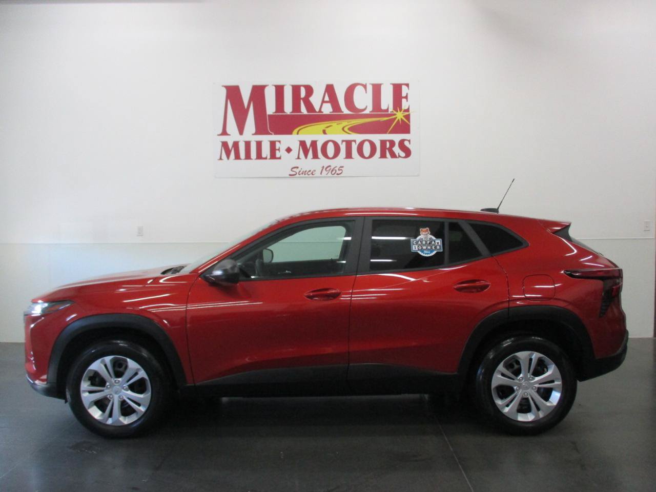 Used 2024 Chevrolet Trax LS FWD image 2