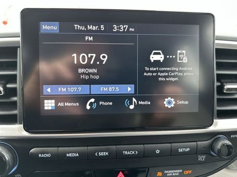 Used 2024 Hyundai Venue SEL image 14