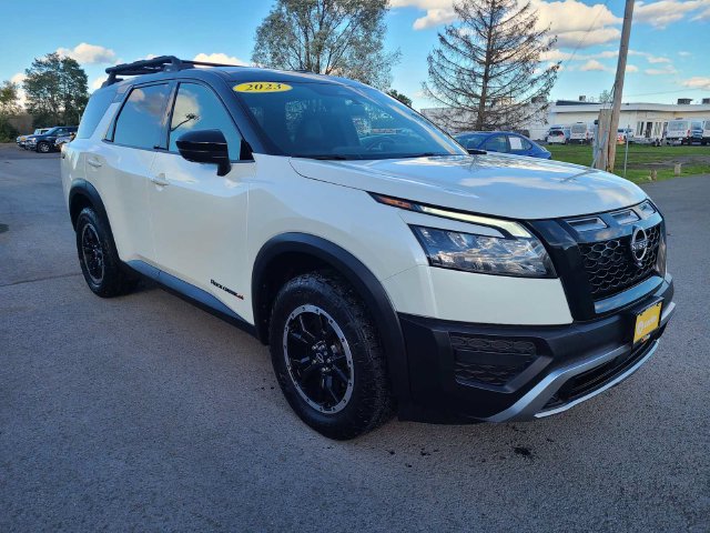 Used 2023 Nissan Pathfinder Rock Creek AWD/4WD image 4