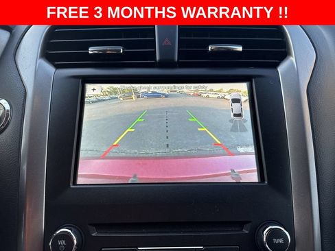 Used 2018 Ford Fusion SE w/ Fusion SE Technology Package FWD image 18