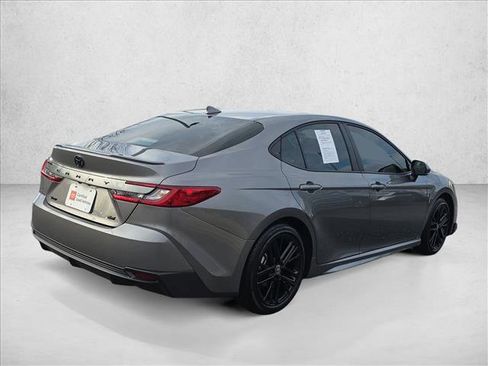 Certified 2025 Toyota Camry SE image 5