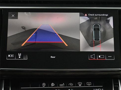 Used 2020 Audi Q8 Prestige w/ Prestige Package image 31