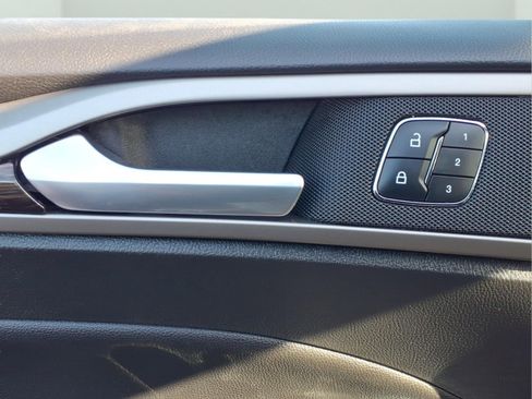 Used 2013 Ford Fusion Energi SE image 15