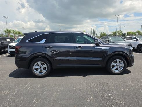 New 2026 Kia Sorento LX FWD image 9