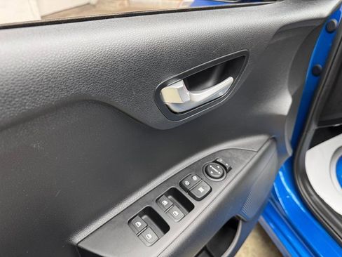 Used 2022 Kia Rio S w/ Technology Package image 11