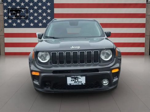 Used 2019 Jeep Renegade Latitude AWD/4WD image 2