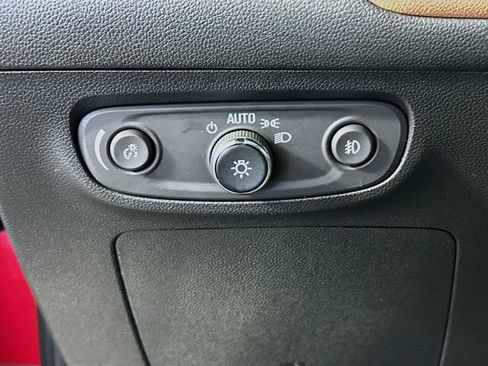 Used 2022 Buick Encore GX Essence FWD image 11
