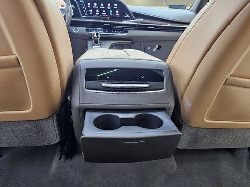 Used 2021 Cadillac Escalade Premium Luxury RWD image 29