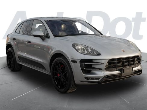 Used 2015 Porsche Macan Turbo image 4