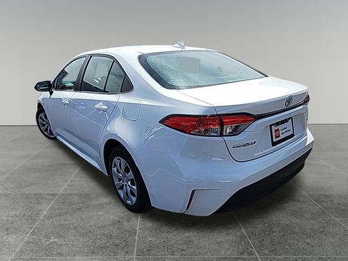 Certified 2023 Toyota Corolla LE FWD image 5