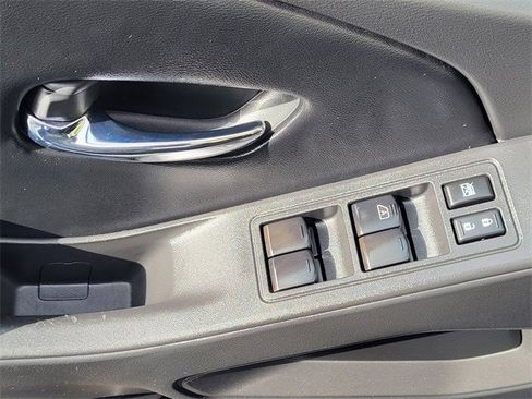 Used 2025 Nissan Frontier SV image 21