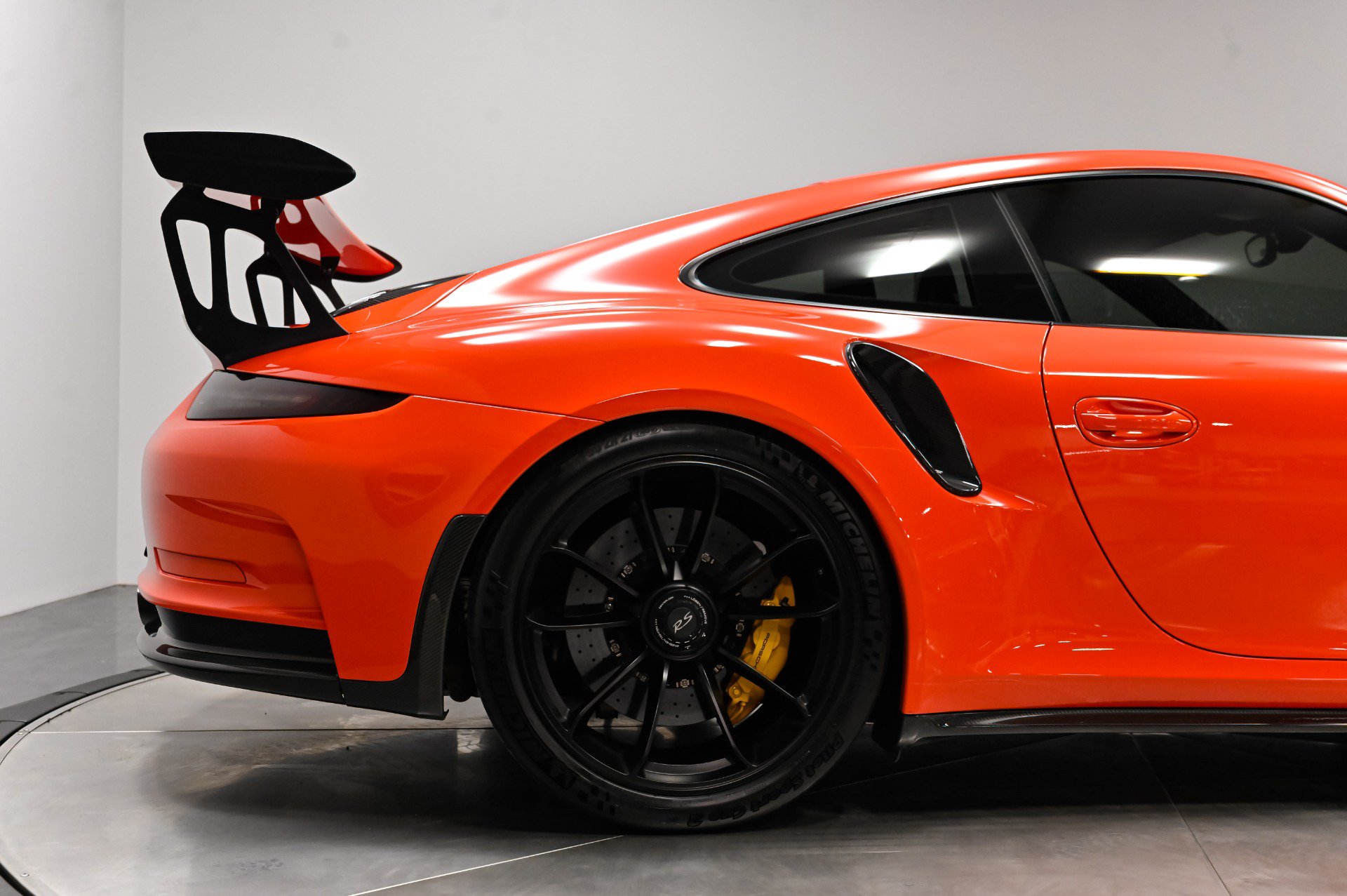 Used 2016 Porsche 911 GT3 RS RWD image 17