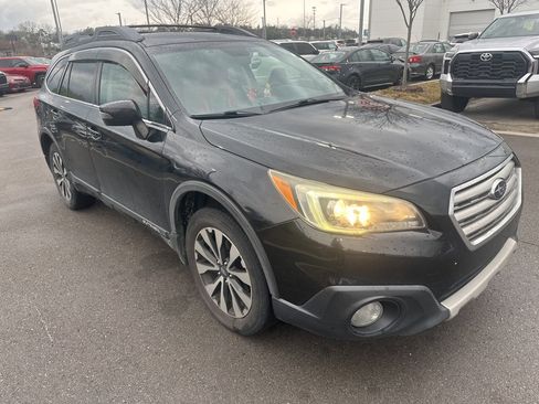 Used 2015 Subaru Outback 2.5i Limited image 3