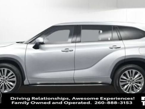 Used 2023 Toyota Highlander Platinum image 3