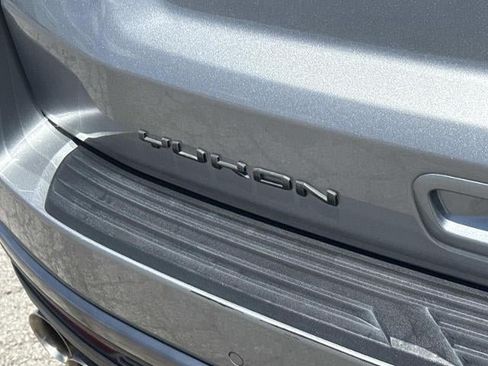 Used 2023 GMC Yukon XL AT4 AWD/4WD image 6
